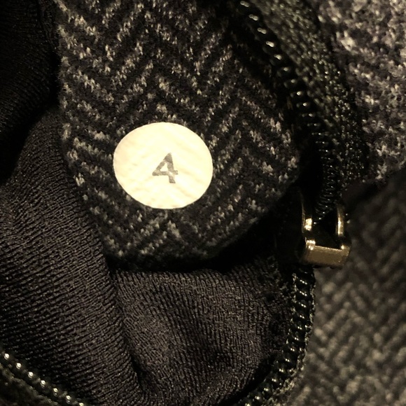 Lululemon Think Fast Hoodie
Heathered Herringbone Heathered Black Black / Black - Picture 9 of 10